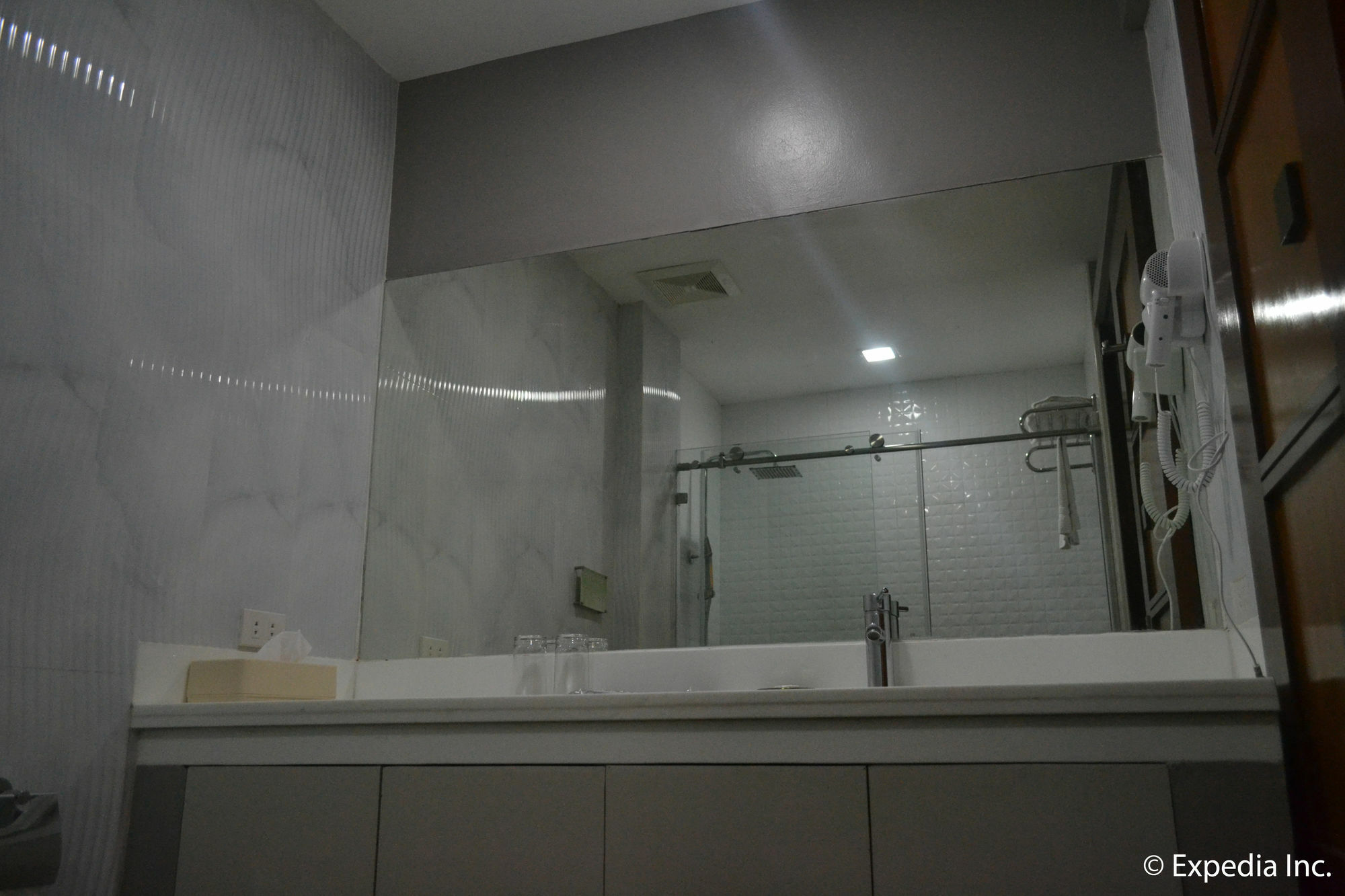 Nao Hotel Тагайтай Экстерьер фото
