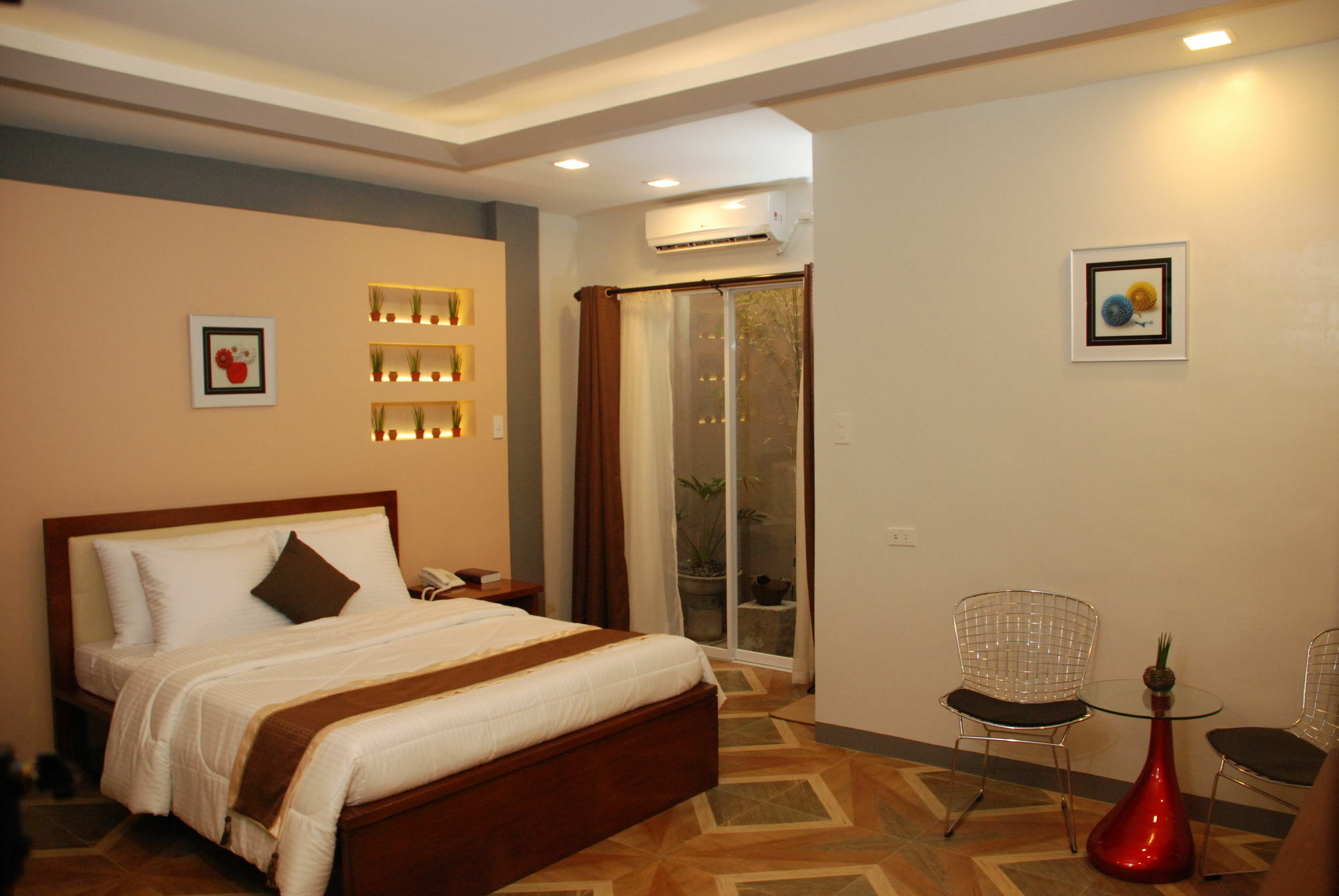 Nao Hotel Тагайтай Экстерьер фото
